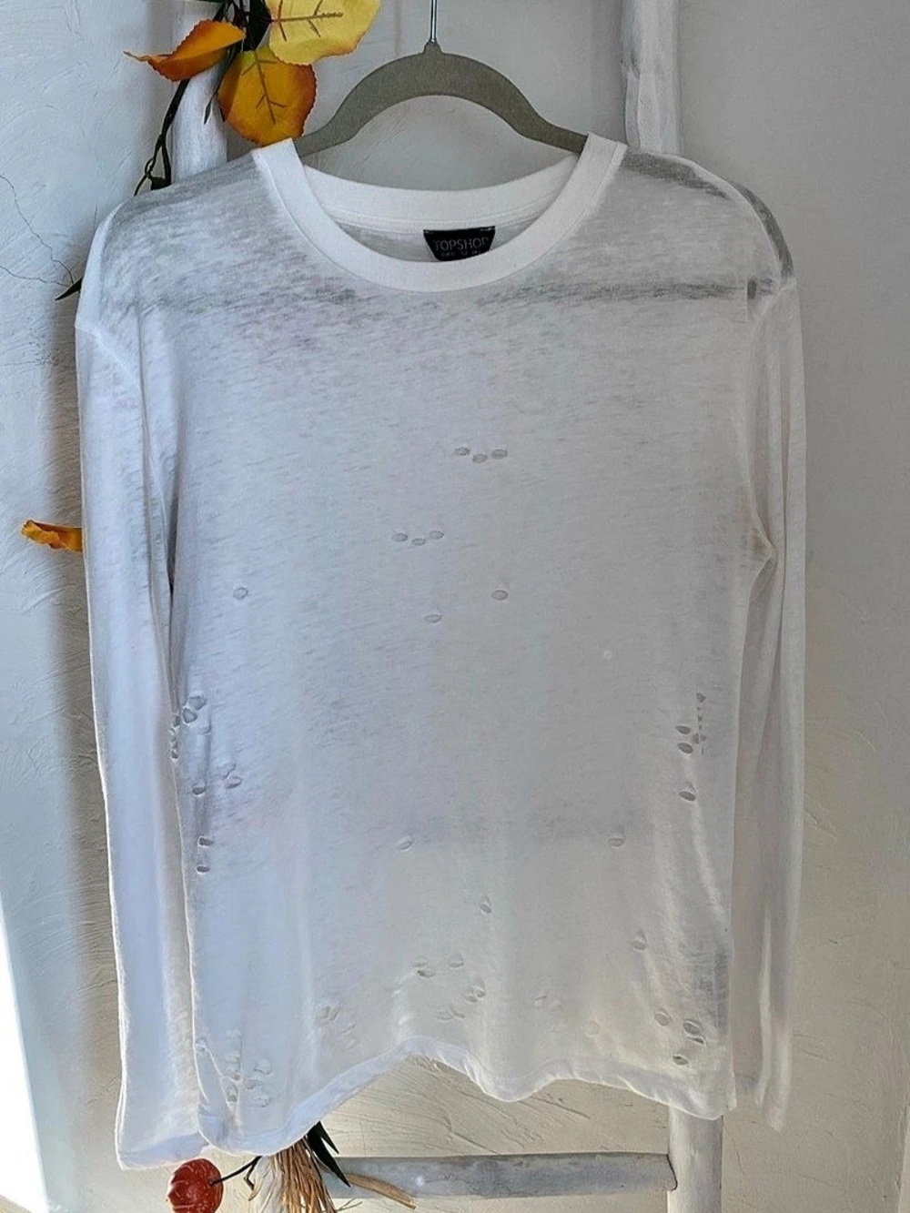 Topshop Distressed Long Sleeve Tee in White Size 2